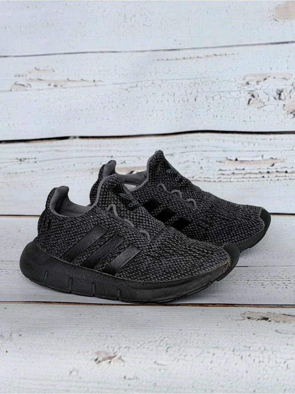 adidas Originals Swift Run Black Carbon Grey Kids Sneakers - Size 9K